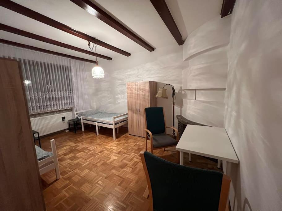 Duisburg Feelhome, Flughafen Nah,3-Schlafzimmer, Dusche Ebenerdig, Zentral, Wifi, Ground Floor Eksteriør bilde